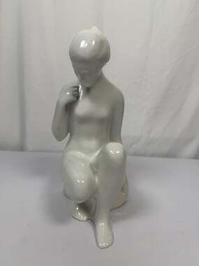 Vintage Royal Dux Bohemia Porcelain Sitting Nude Figurine #737